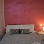 Victoria, Apartment *