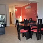 Victoria, Apartment