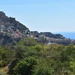 Victoria, * Taormina