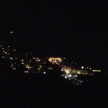 Victoria, Lejlighed Taormina